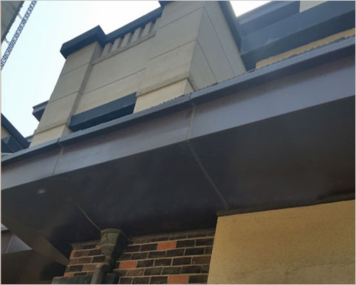 檐口裝飾線條用一體式屋檐實現金屬屋檐,金屬檐溝,屋面GRC線條的功能及外觀,且風格多樣化,易于移植或變更.